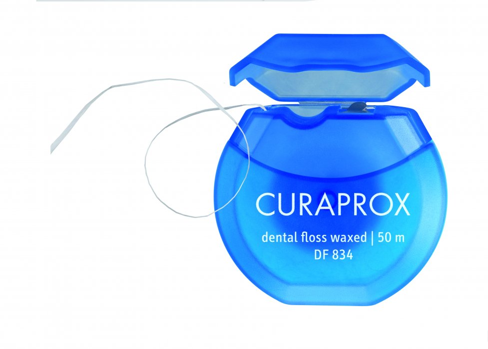 Curaprox DF 834 zubní nit jemně vosková 50m